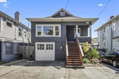 471 Mcauley St, Oakland, CA, 94609-1517 | Card Image