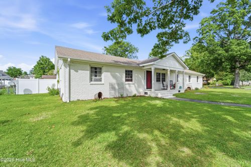 301 King Richard Ct, Jacksonville, NC, 28546-5511 | Card Image