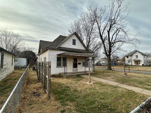 323 W 3rd St, Watonga, OK, 73772-3624 | Card Image