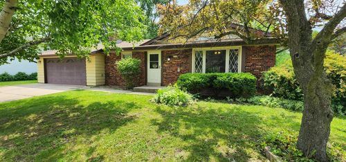 7715 S Manitowoc Avenue, Oak Creek, WI, 53154 | Card Image