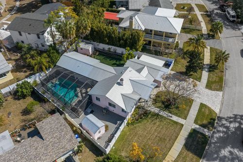 216 Grove Cir S, DUNEDIN, FL, 34698-7548 | Card Image