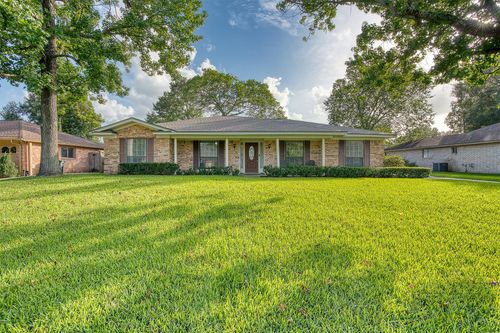 935 Chatwood Dr, Beaumont, TX, 77706-5405 | Card Image