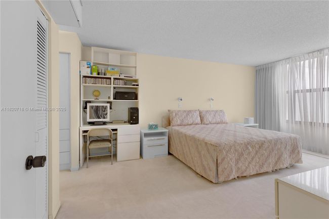 APT-1717 - 2500 Parkview Dr, Condo with 2 bedrooms, 2 bathrooms and null parking in Hallandale Beach FL | Image 20