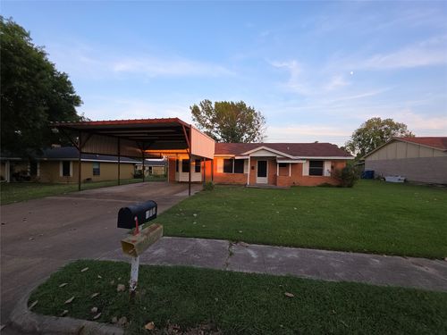 718 Contour Dr, Mexia, TX, 76667-2041 | Card Image