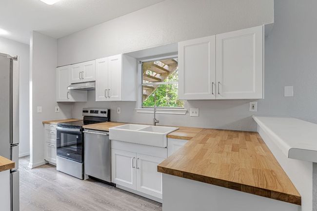APT-1601 - 2450 Wickersham Ln, Condo with 2 bedrooms, 2 bathrooms and 3 parking in Austin TX | Image 7