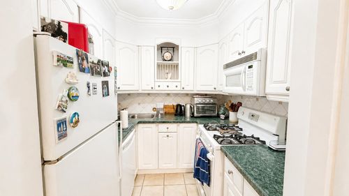 2d-159 Newark St, Hoboken, NJ, 07030-3565 | Card Image