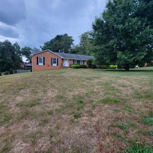 1504 Meadowview Ln, Martinsville, VA, 24112-5704 | Card Image