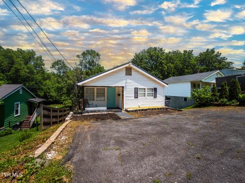 719 E Maple St, Johnson City, TN, 37601-5852 | Card Image