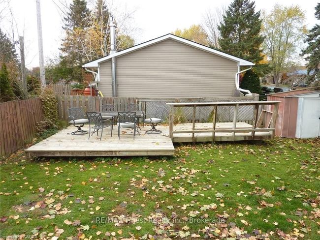 694 Aylmer Cres, House other with 3 bedrooms, 2 bathrooms and 2 parking in Kingston ON | Image 11