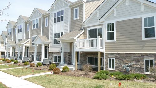 192 Goldenrod Dr, Elgin, IL, 60124-5746 | Card Image