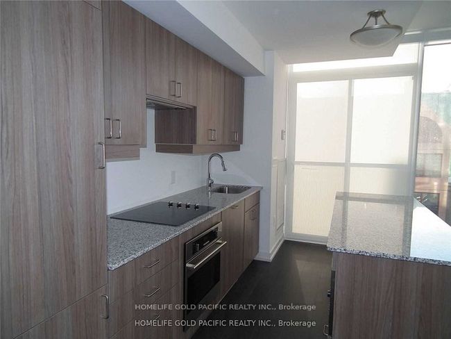 1001 - 426 University Ave, Condo with 2 bedrooms, 1 bathrooms and null parking in Toronto ON | Image 4