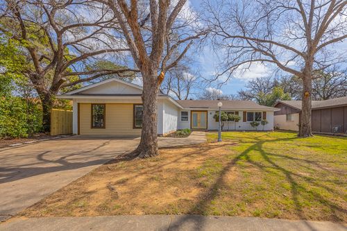 2804 Norwood Lane, Arlington, TX, 76013 | Card Image