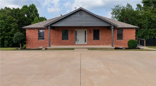 8984 S Park Rd, Rogers, AR, 72756-7469 | Card Image