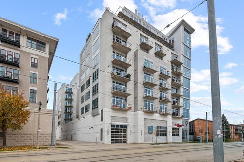 601 E Ogden Ave, Milwaukee, WI, 53202-2687 | Card Image