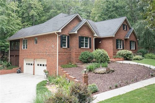 5885 W Chapel Hill Rd, douglasville, GA, 30135-5839 | Card Image