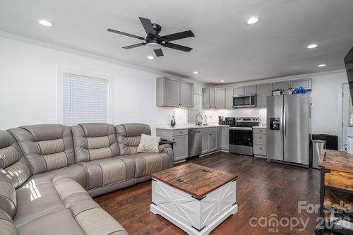 304 Margie St, Belmont, NC, 28012-2634 | Card Image