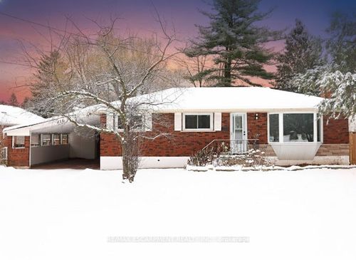 216 Sioux Rd, Ancaster, ON, L9G1P8 | Card Image