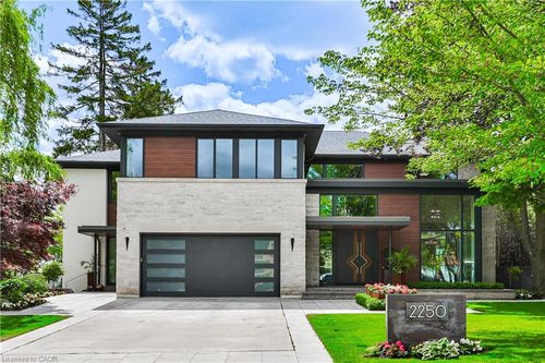 2250 Chancery Lane W, Oakville, ON, L6J6A3 | Card Image