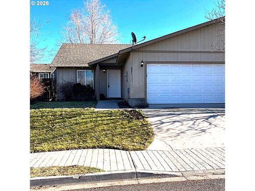 857 Se Maliah Ave, Madras, OR, 97741 | Card Image