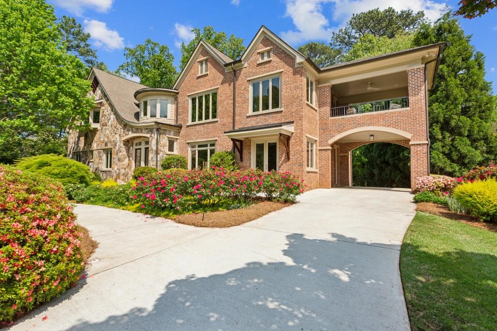 Merlendale Ct, Sandy Springs, GA 30327