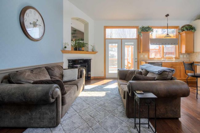 8 Canyoncrest Point W, Home with 5 bedrooms, 3 bathrooms and 5 parking in Lethbridge AB | Image 8