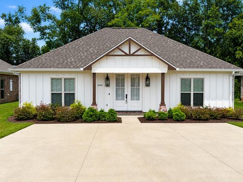 1023 Ida Grace Trl, New Albany, MS, 38652-1010 | Card Image