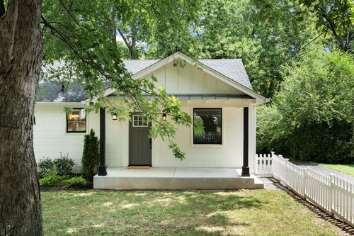 5622 Meadowcrest Ln, Nashville, TN, 37209-4631 | Card Image