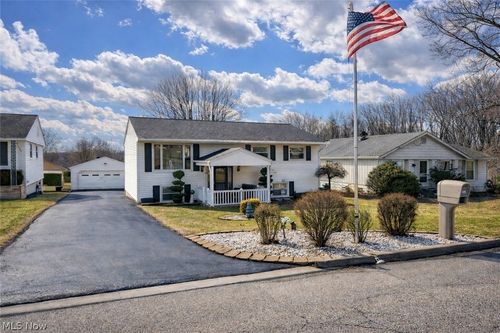 780 Pinetree Cir, East Palestine, OH, 44413-1266 | Card Image