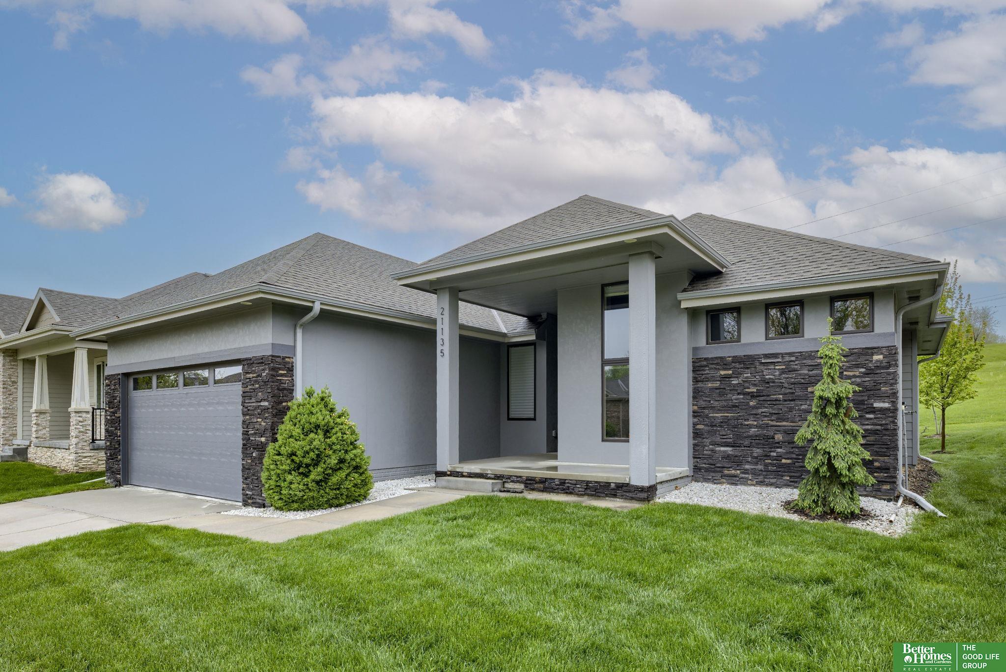 Arbor Ct, Elkhorn, NE 68022