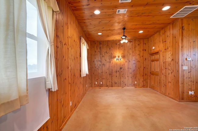 101 Ranch Rd, House other with 3 bedrooms, 3 bathrooms and null parking in Adkins TX | Image 32