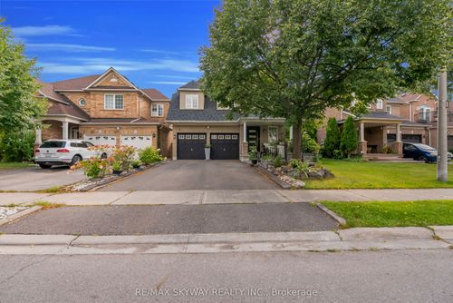 6214 Miriam Way, Mississauga, ON, L5N8J6 | Card Image