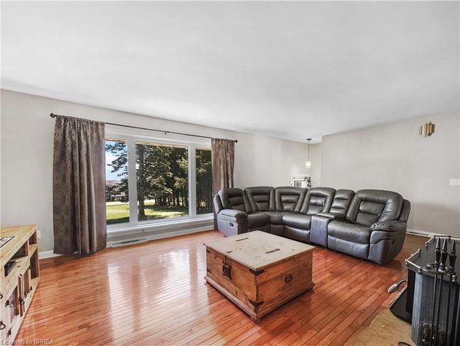 43 Pleasant Ridge Rd, House other with 3 bedrooms, 2 bathrooms and 14 parking in Brant ON | Image 8