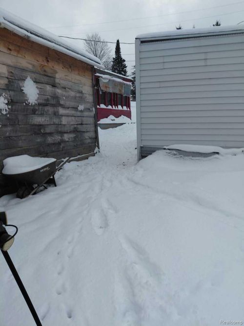 614 Coolidge Ave, Iron River, MI, 49935-2268 | Card Image