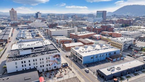 1d-400 Salem Ave Sw, Roanoke, VA, 24016-3632 | Card Image