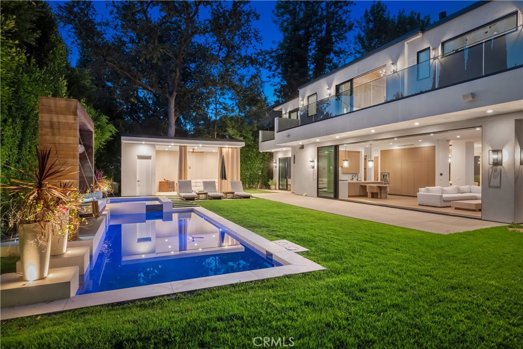 Residential in Encino 3
