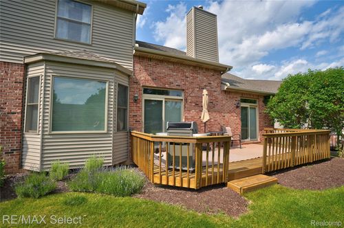 13023 Harbor Landings Dr, Fenton, MI, 48430-8899 | Card Image