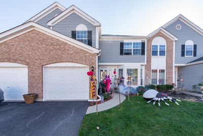 5809 Oxford Circle, Townhouse with 2 bedrooms, 1 bathrooms and 1 parking in Gurnee IL | Image 2