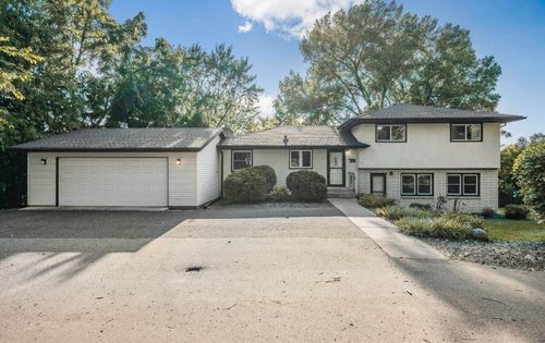 430 Park Pl, Mahtomedi, MN, 55115-1651 | Card Image