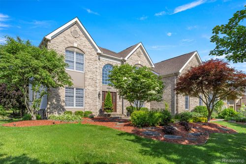 4991 Knollcrest Ct, Commerce Twp, MI, 48382-1583 | Card Image