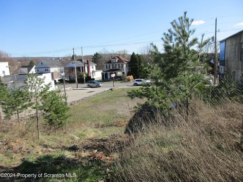 1322 Main St, Peckville, PA, 18452-2007 | Card Image