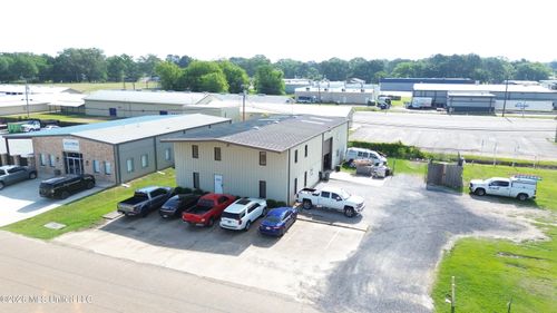 550 Pearl Park Plaza, Pearl, MS, 39208 | Card Image