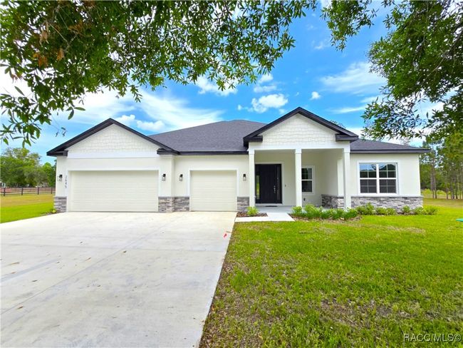 4-BEDS, 3-BATHS, 3-CAR GARAGE | Image 5