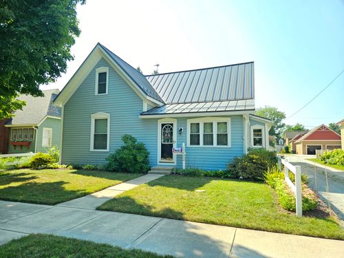 114 W Chestnut St, New Carlisle, IN, 46552 | Card Image