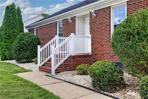 1024 Weeping Willow Dr, Chesapeake, VA, 23322-7727 | Card Image