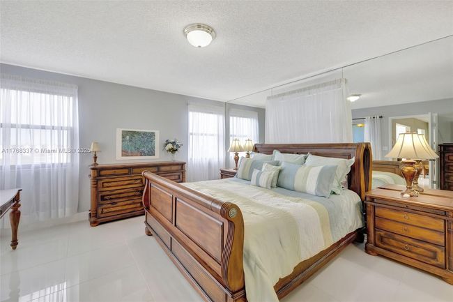 APT-908 - 2334 S Cypress Bend Dr, Condo with 3 bedrooms, 2 bathrooms and null parking in Pompano Beach FL | Image 13