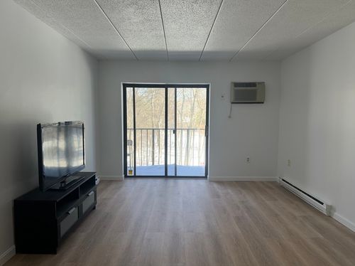 apt-201-137 Franklin St, Stoneham, MA, 02180-1533 | Card Image