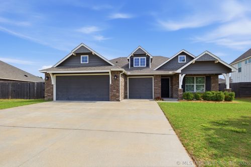 9323 132nd Pl, Bixby, OK, 74008-4330 | Card Image