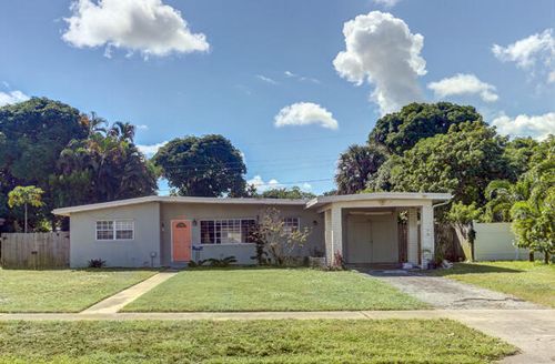 328 E Jasmine Dr, Lake Park, FL, 33403-2717 | Card Image