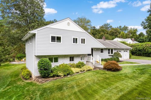 116 Rolling Hills Rd, Thornwood, NY, 10594-1812 | Card Image