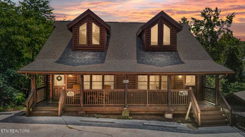 350 Big Bear Way, Pigeon Forge, TN, 37863-6231 | Card Image